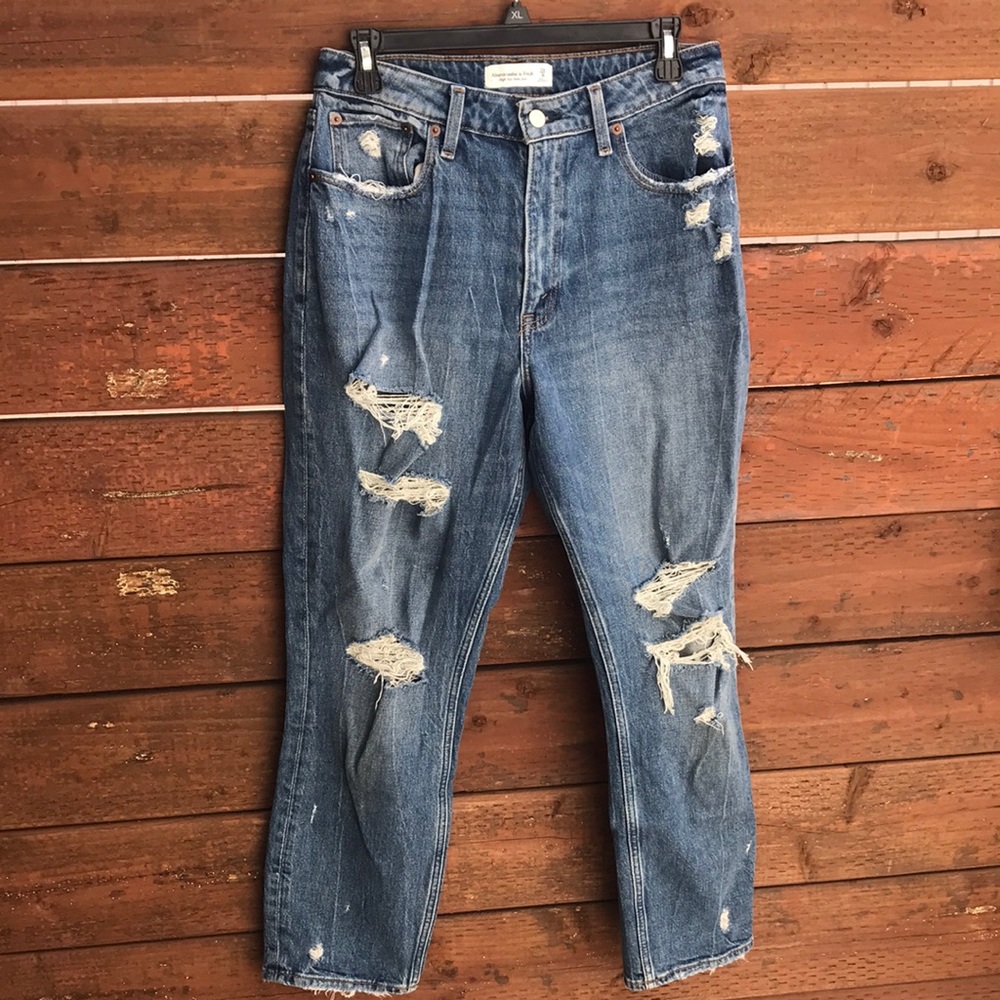 Abercrombie and Fitch high-rise mom jeans size 29